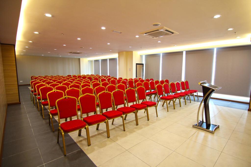 Putatan Platinum Hotel Kota Kinabalu Eksteriør bilde
